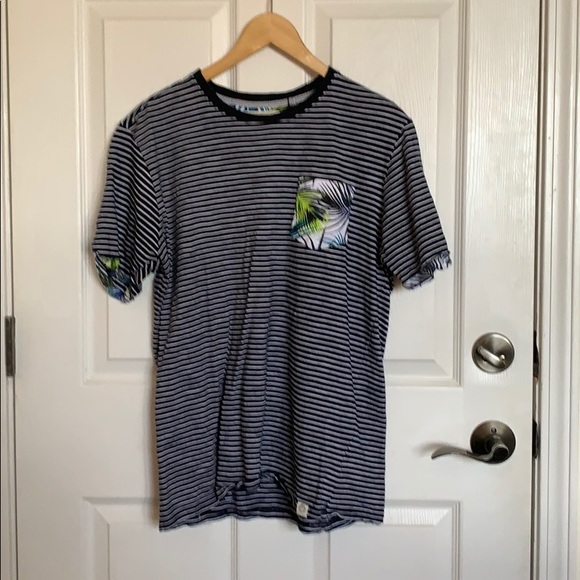 T-shirt - Picture 1 of 2